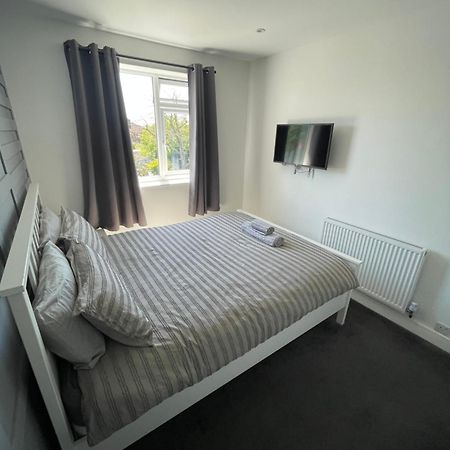 Va Home Stay - Close To Luton Airport, M1 & A505 المظهر الخارجي الصورة