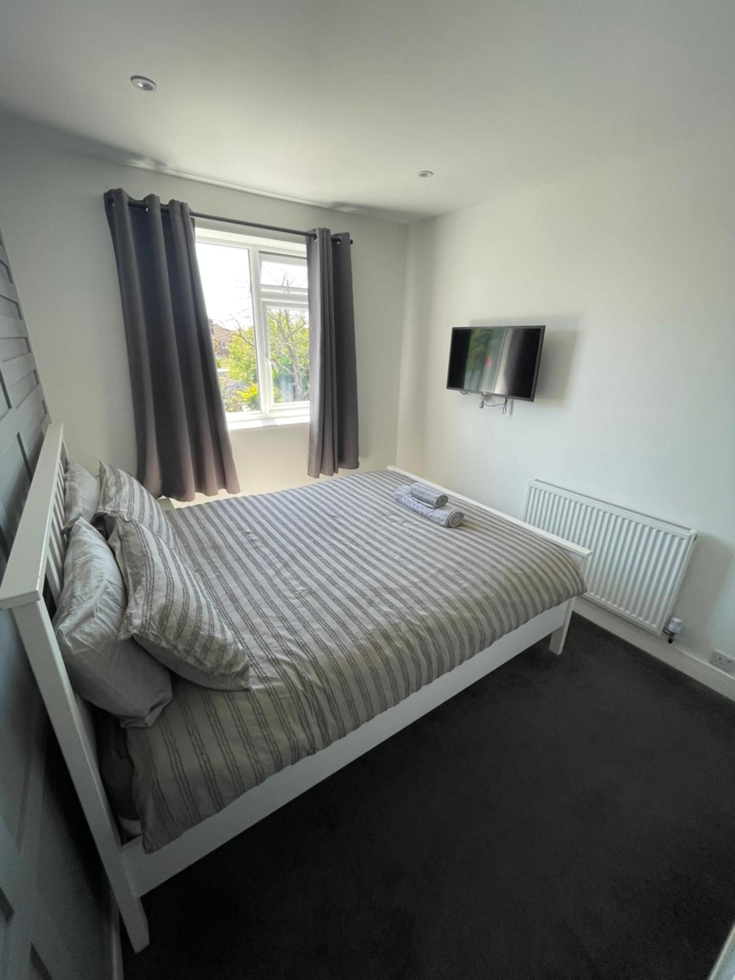 Va Home Stay - Close To Luton Airport, M1 & A505 المظهر الخارجي الصورة